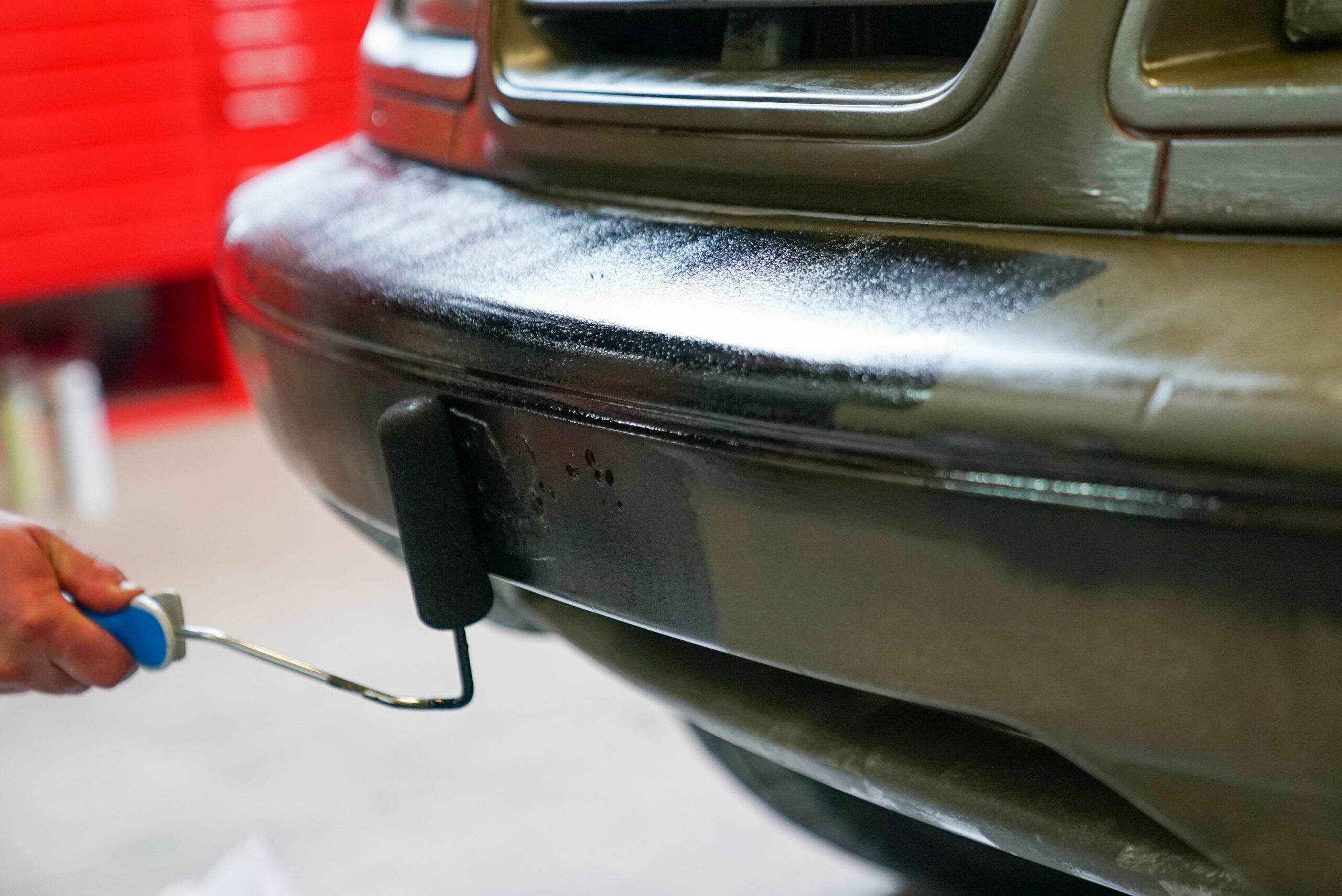 車のバンパー塗装は自分でできる？ひび割れの原因やDIY法を紹介 | Moonshot
